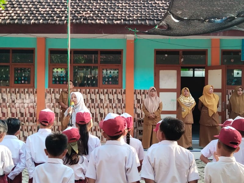 Menanamkan Nilai Saling Memaafkan Melalui Halal Bihalal di Sekolah Bersama Murid