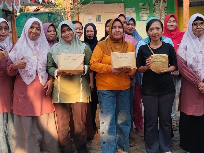 Semangat Kemerdekaan, Eratkan Kebersamaan, Lomba Bersama Wali Murid SD Negeri 2 Lubawang